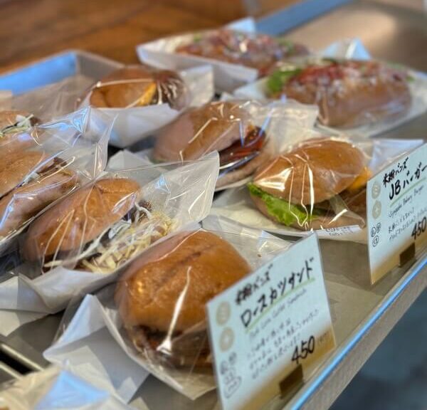 自由が丘ベーカリーのロースカツサンド／バーガー